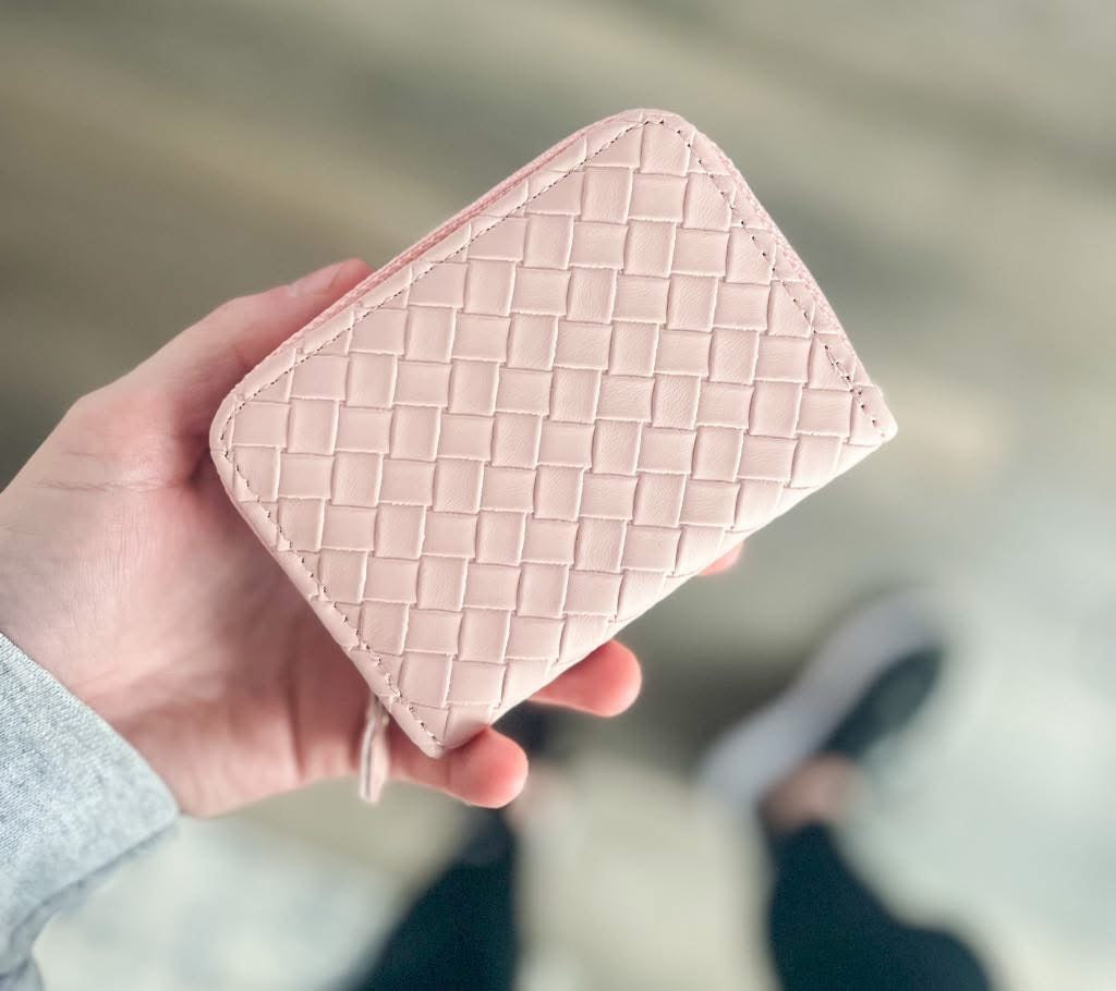 Weaved Card Holder