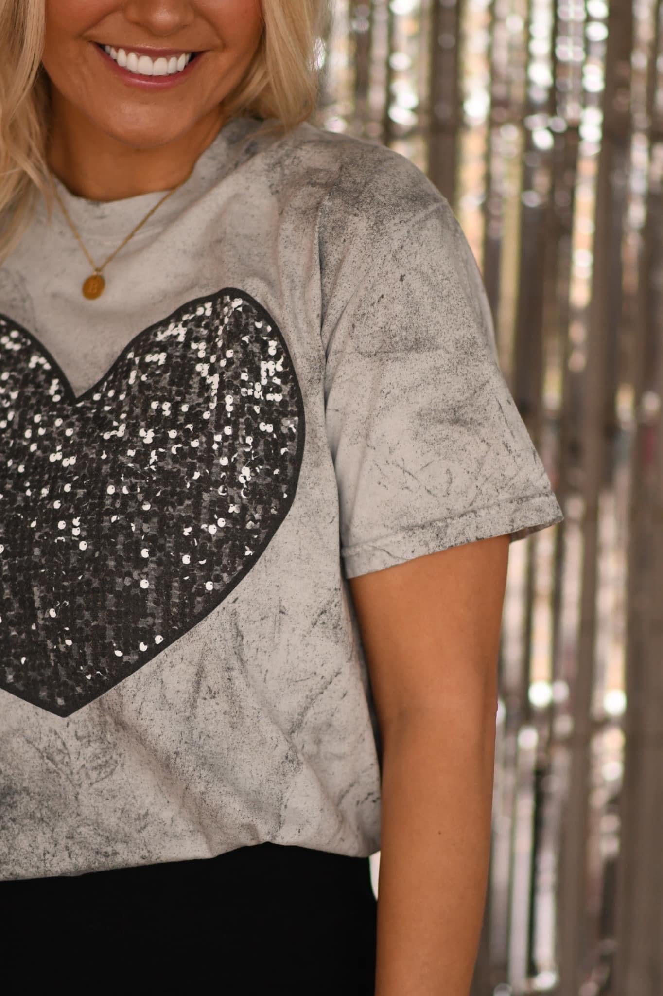 🖤🪩BLACK FAUX SEQUIN HEART ACID TEE🪩🖤 

This one is for my black loving Boujee babes 😍 obsessed!!! 

🖤DTG printed on grey comfort colors colorblast tees 
🖤Sizes S-3X